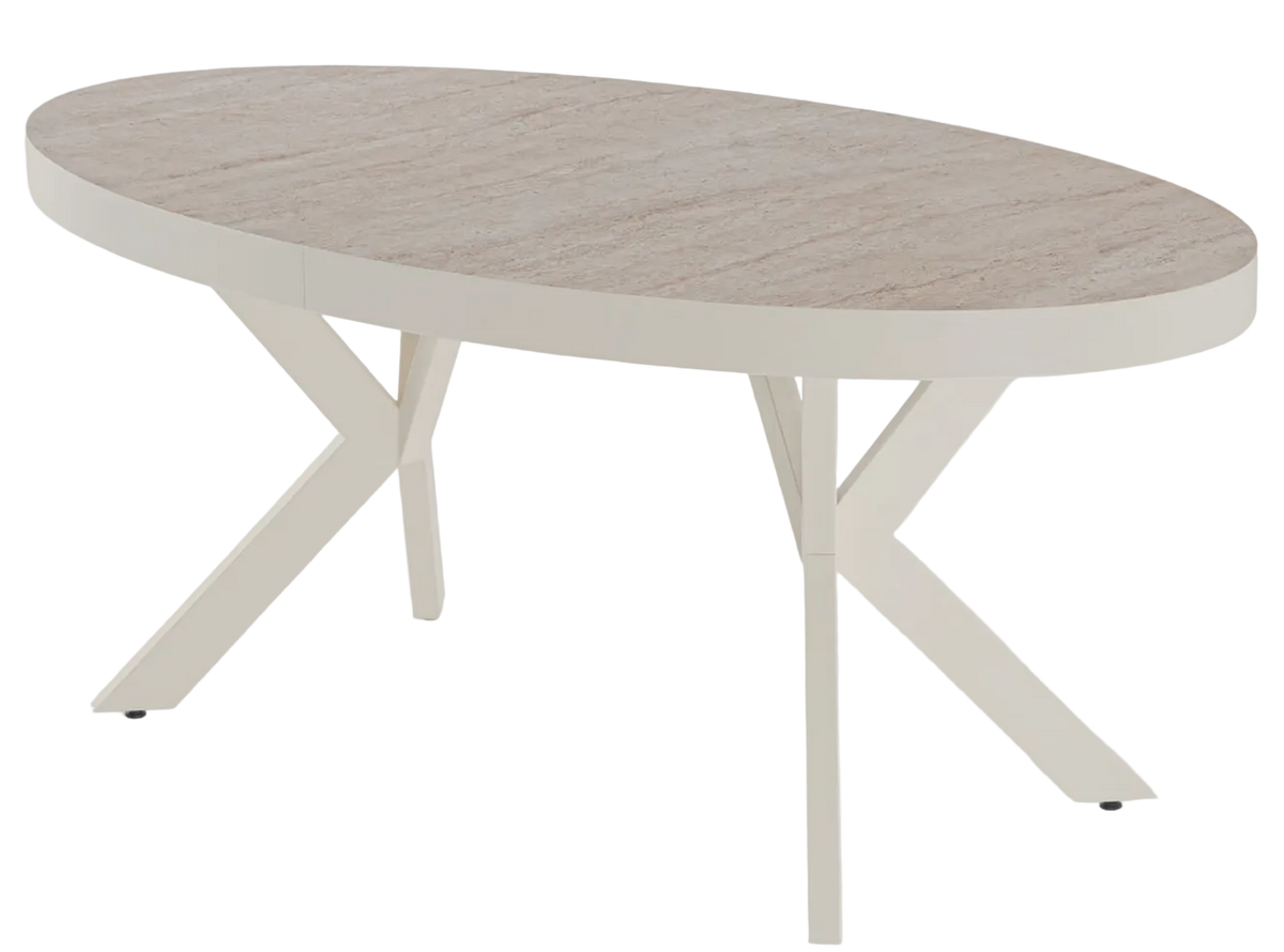 Ada utdragbart matbord 180–300 cm